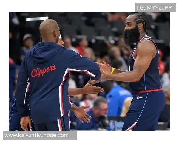 快船在哈登缺席时大胜33分莱昂纳德表现出色引领球队逆袭 快船在哈登缺席时大胜33分莱昂纳德表现出色引领球队逆袭