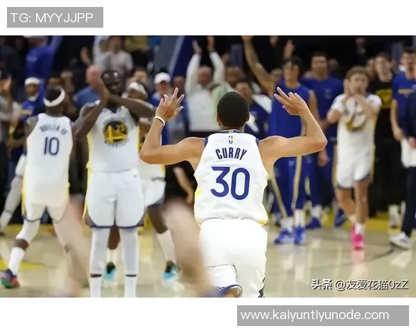 库里称赞巴特勒关键三分球是团队篮球的胜利体现 库里称赞巴特勒关键三分球是团队篮球的胜利体现
