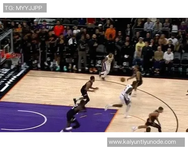 狄龙首节表现抢眼8投4中贡献全队最高9分并遭遇2次犯规困扰