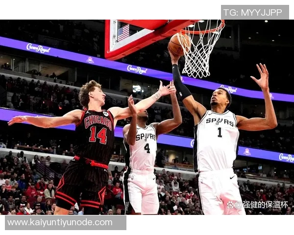 卡斯尔创队史新纪录单场至少30分10板5助命中率超65成为最年轻球员