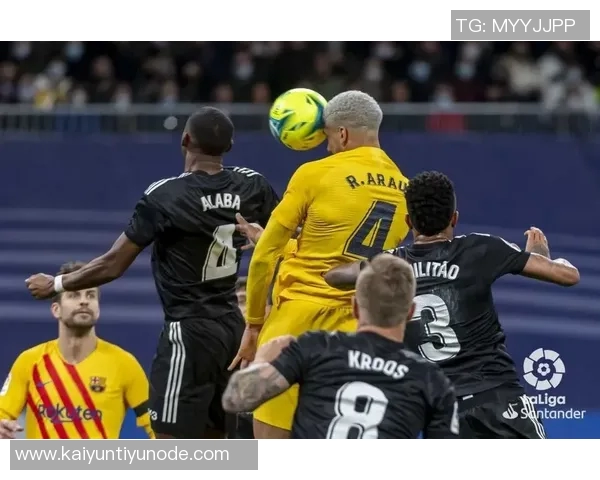 姆巴佩与维尼修斯温馨合影传递友谊力量永远支持彼此的信念